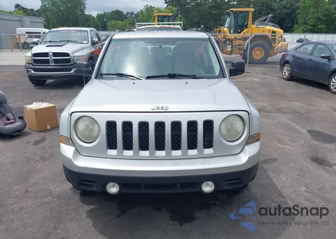 2013 Jeep Patriot Latitude z USA, uszkodzony, nr VIN 1C4NJPFAXDD260612